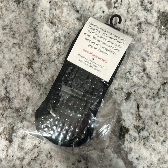 NWT Pilates grip socks - Picture 2 of 2